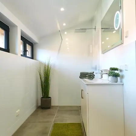 Mit Schlossblick In 펜션