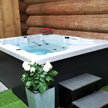 Mit Schlossblick In 펜션 *