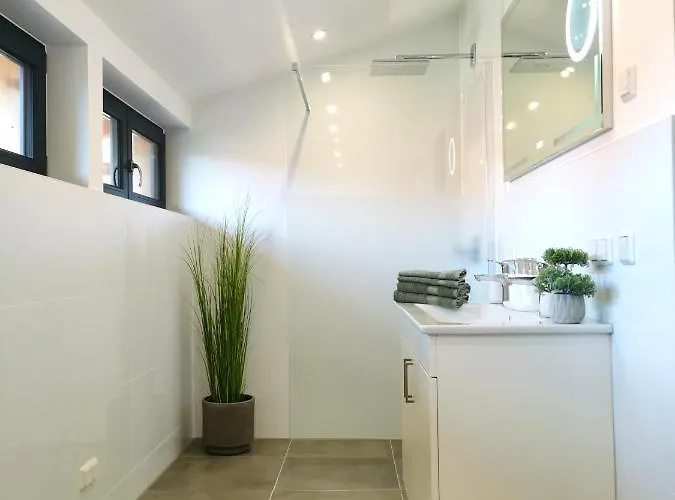 Mit Schlossblick In Vakantiehuis